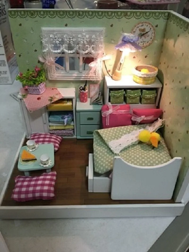 

DIY The Wizard of Oz Wooden Dollhouse Creative Model Building Kits Wonderful Miniatura Bedroom Assembling Handmade Doll House