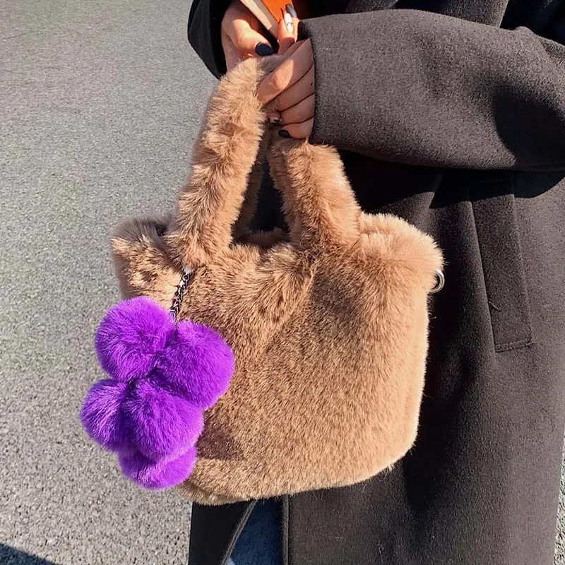 

Fashion Ladies Plush Shoulder Bags With Pendant 2021 Winter New Trend Crossbody Bags Female Casual Travel Shopping Bag Handbags