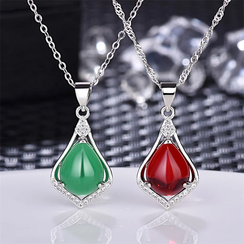 

UMQ Collarbone Chain Green Agate Necklace Women's Fashion Retro Emerald Pendant Chalcedony Silver Jewelry