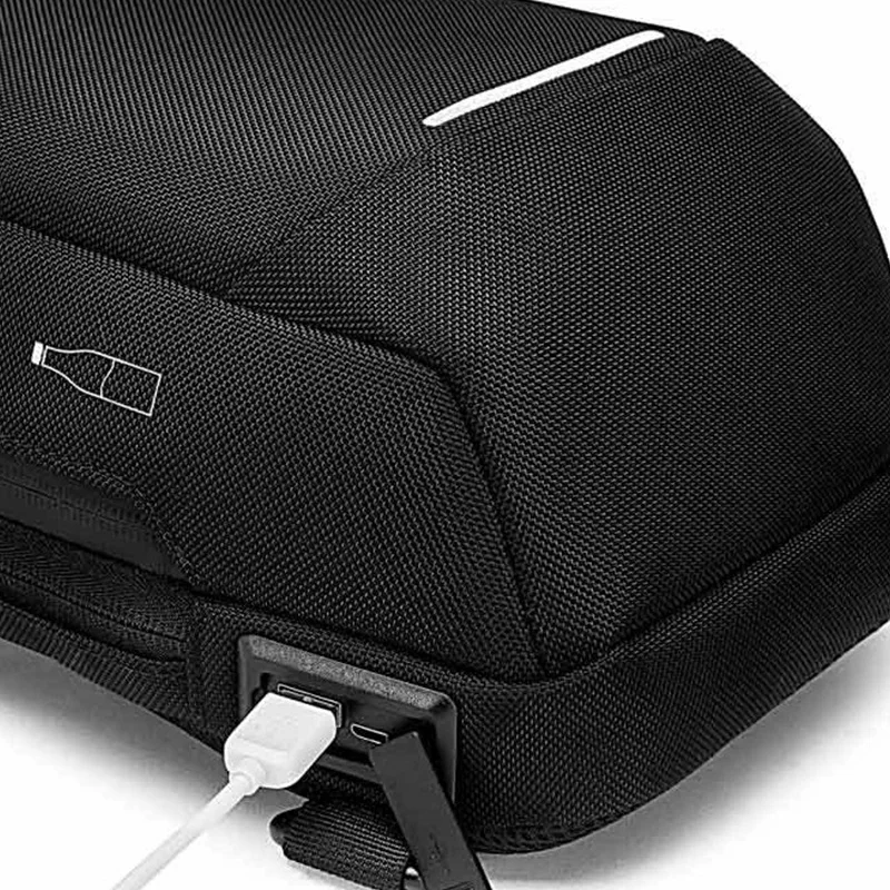

Leastat Men'S Anti-Theft Chest Bag with Usb Interface Casual Multifunctional Waterproof Messenger Bag
