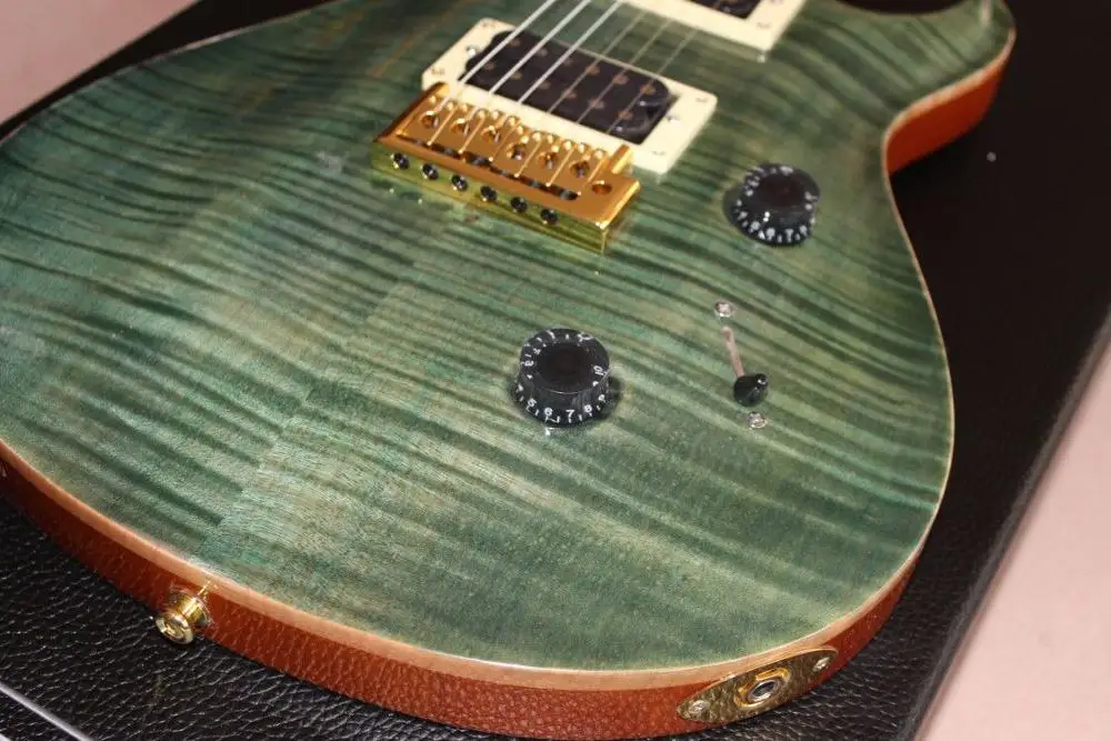 Электрическая гитара с футляром. Зеленый Цвет Тигр Пламя Топ гитары. Ручной