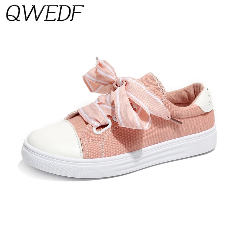 Женская повседневная обувь на шнуровке белые однотонные удобные кроссовки