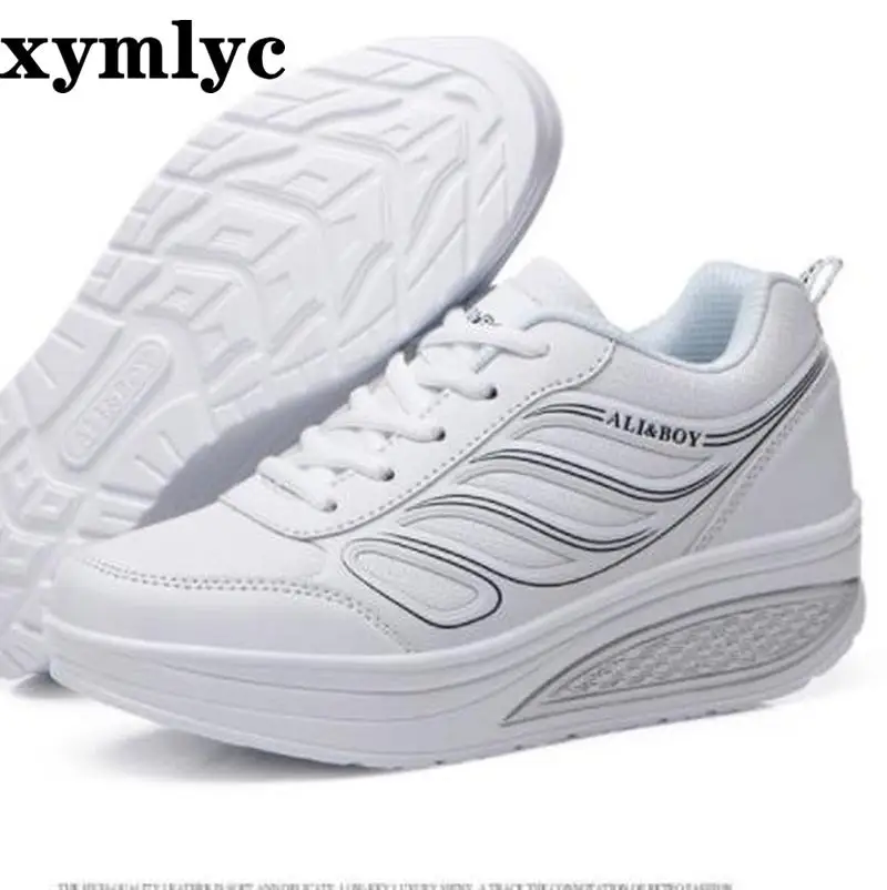 Женские кроссовки на танкетке Уличная обувь толстой подошве повседневные