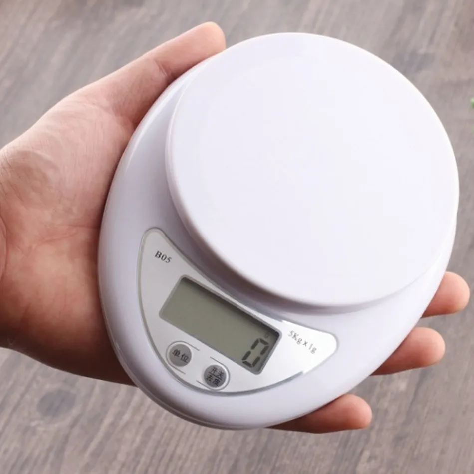 Измерительные Bascula Cocina 5 кг 1 г портативные цифровые кухонные весы электронные продукты питания весы - Цвет: Белый