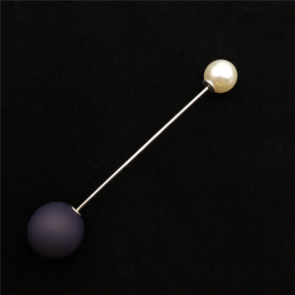 Женская брошь с имитацией жемчуга |