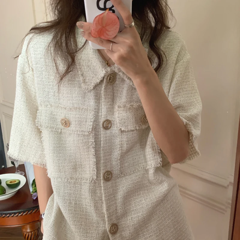 

Summer 2021 New Lapel Chic Button Tassel Shirt Tops Exquisite + High Waist Straight Casual Shorts Office Lady Two-piece Sets