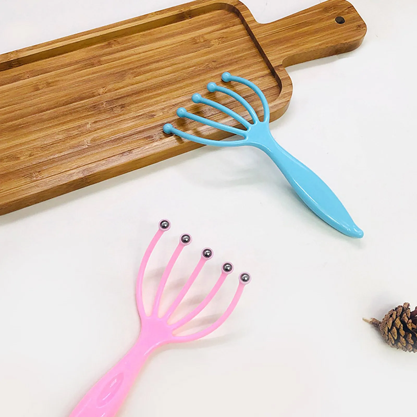 

Scalp massager, Hand-Held Claw Massager, Can Deepen And Reduce Stress