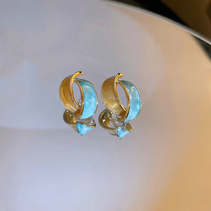

2021 New Fashion Sweet Fresh Senior Earrings Contracted Geometric Metal Women Trendy Push-back Stud Earrings