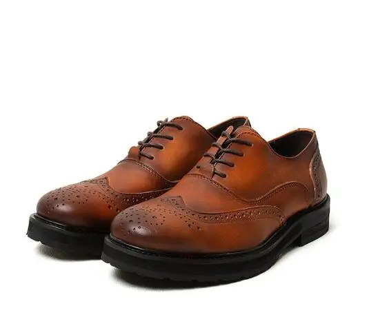 

Handmade carved Martin Shoes men's retro British style Genuine leather shoes men Classics Brogue Shoes