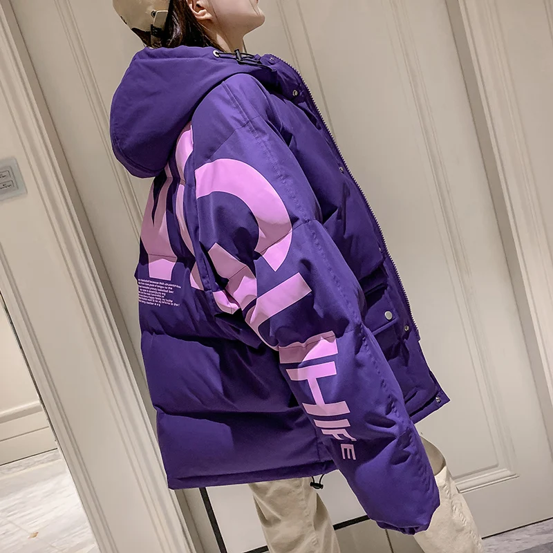 Зимняя утепленная женская короткая куртка с капюшоном обрезанная зимняя зимнее