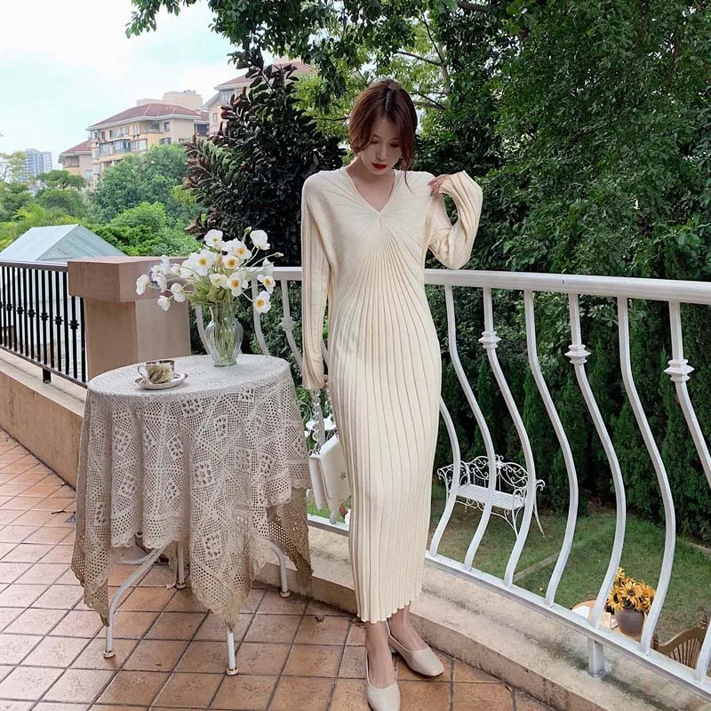 

Chic V-neck Skinny Women Sweater Dresses Full Sleeve Slim Stretch Female Knitted Dresses Autumn Winter Elegant Ladies Outwear