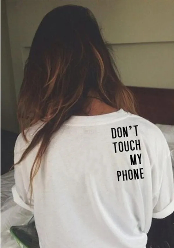 

Женская летняя футболка с круглым вырезом и принтом «Don't Touch My Phone»