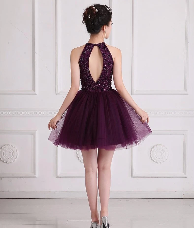 Женское короткое коктейльное платье Pretty фиолетовое с лямкой на шее и вырезом