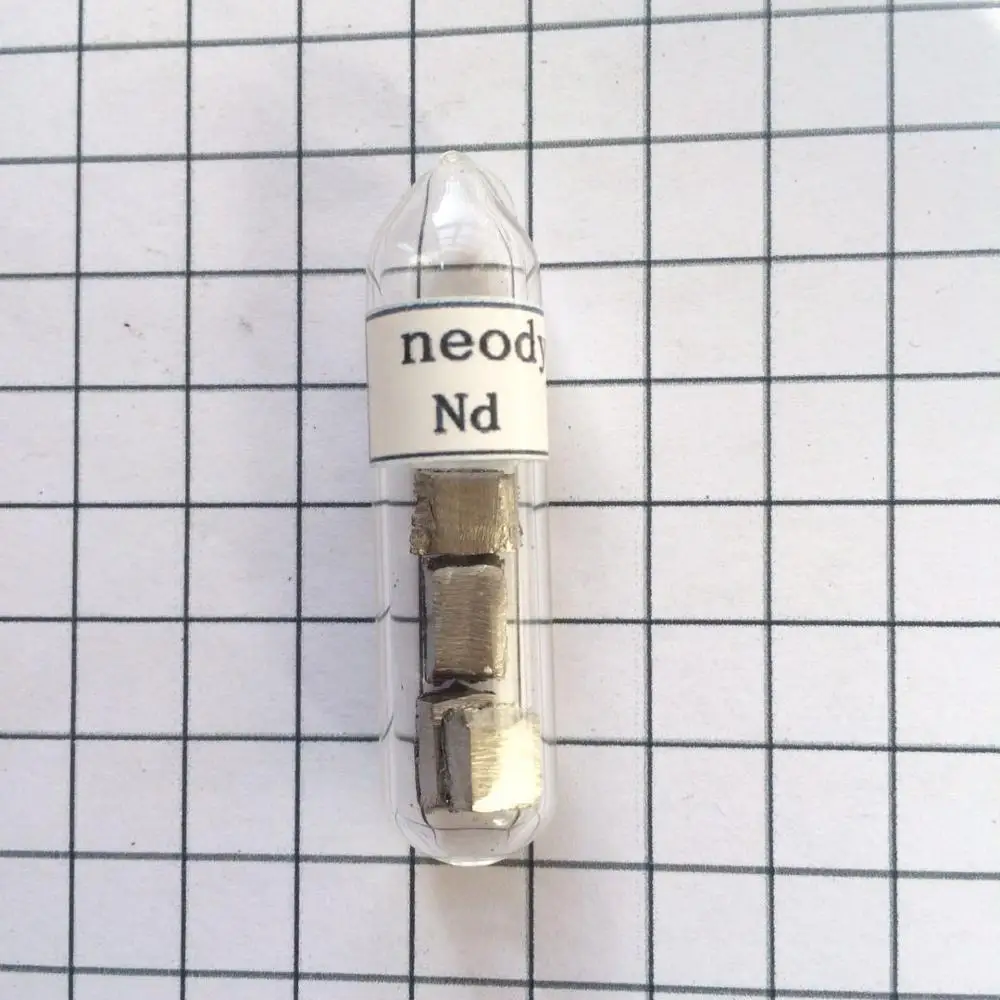 Metales de tierras raras, citterbium, Thulium, lutetio, escandio, samario, Europium, gadolinio, Erbium, Terbium, disprosium, Holmium.-1