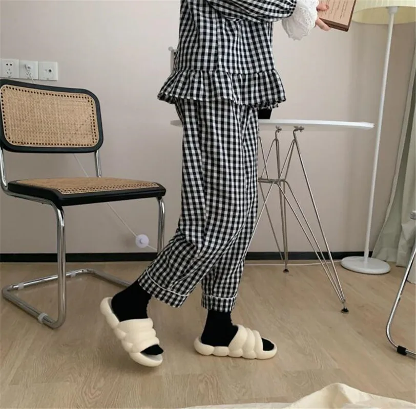

Men and Women Couple Thicken Summer Slippers Female Solid Color Flip Flops Home Indoor Slides Flat Bathroom Slippers New Hot