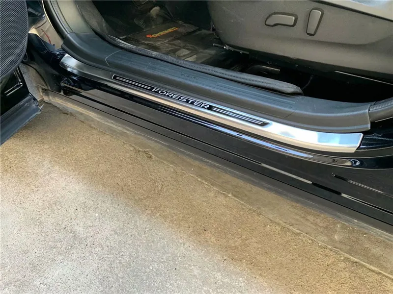 Накладка на порог из нержавеющей стали защитная накладка для Subaru Forester SK 2019 2020 2021