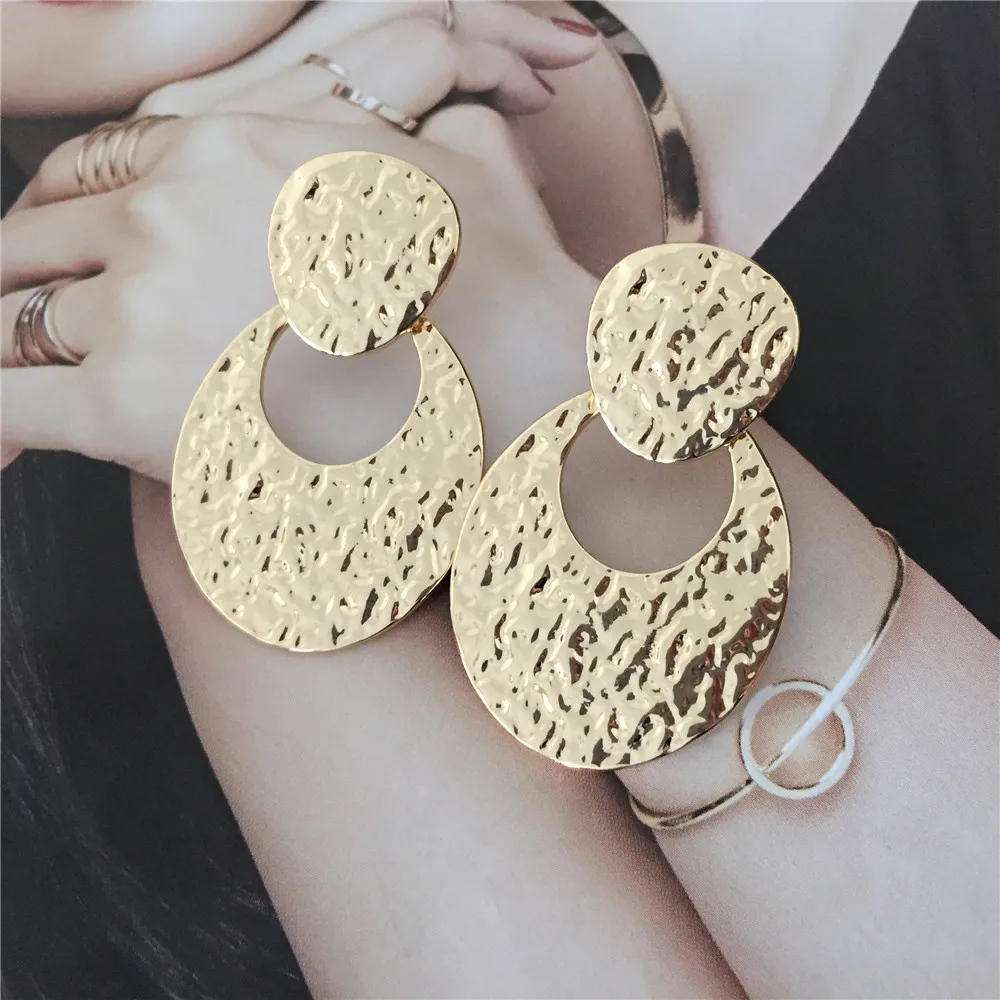 Шероховатая поверхность квадратный круглый геометрический золотистый