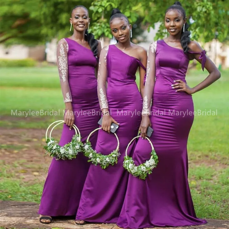 Фиолетовое платье подружки невесты на одно плечо с длинными рукавами