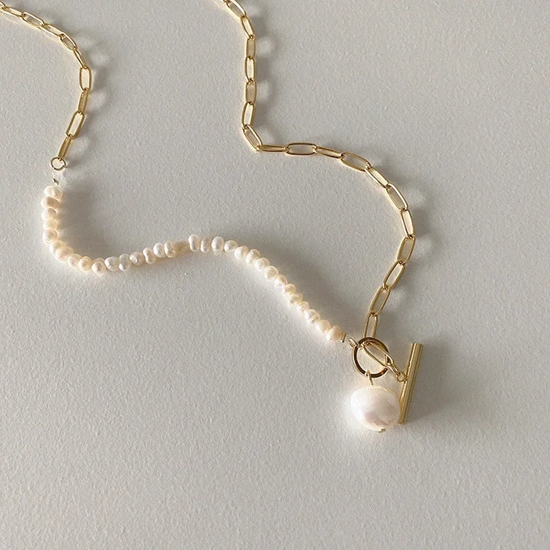 

LOVOACC Dainty Natutal Irrgular Freshwater Pearl Necklaces for Women Golden Link Chain Asymmetic Toggle Clasp Choker Necklace