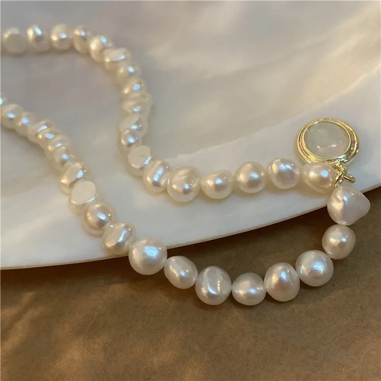 

Baroque Style Fresh Water Natural Pearls Choker Necklace with Moonstone Pendant 2021 Hot Necklaces for Women Adjustable Chain