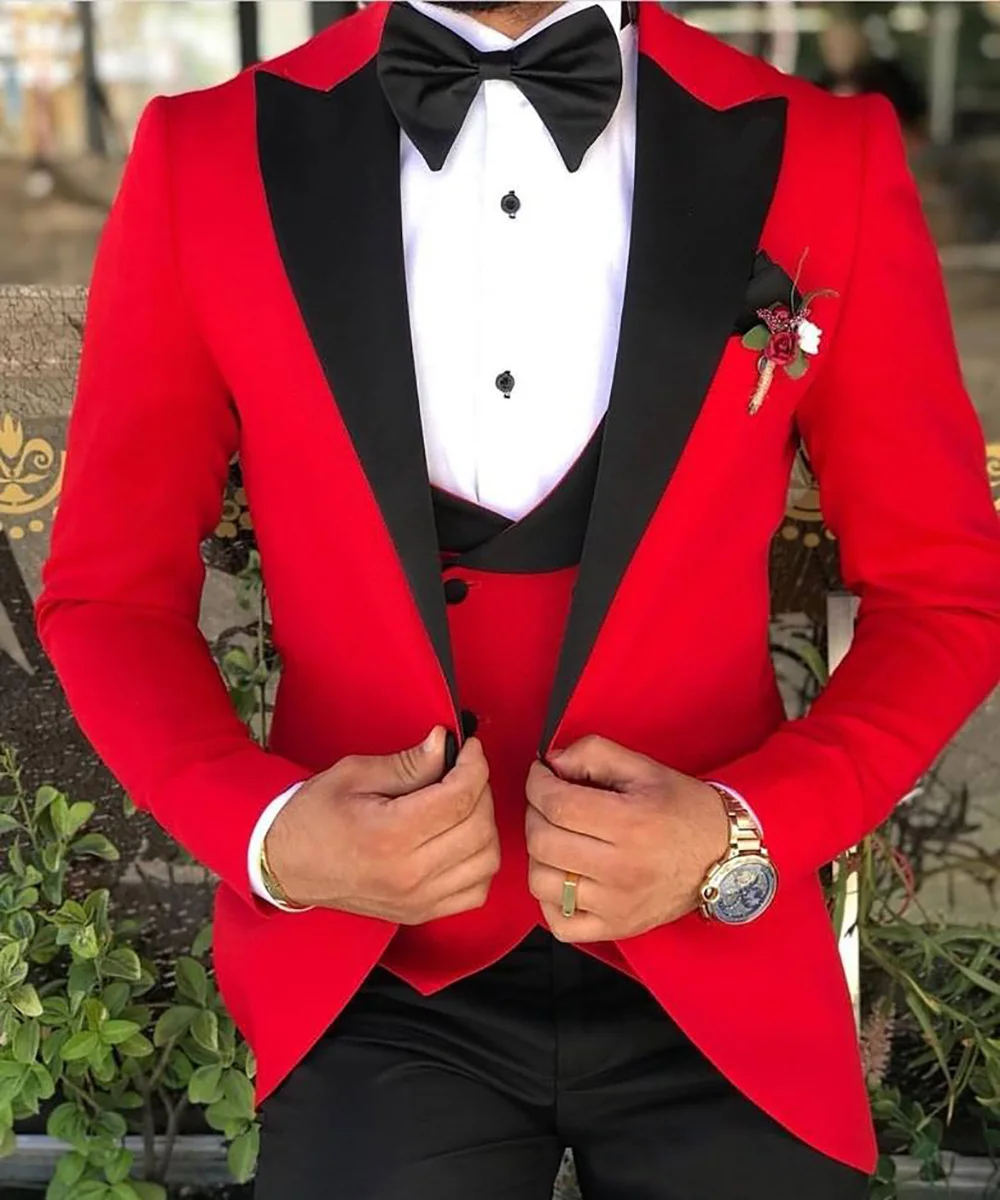 Мужской костюм из 3 предметов строгий приталенный однотонный смокинг с отворотом