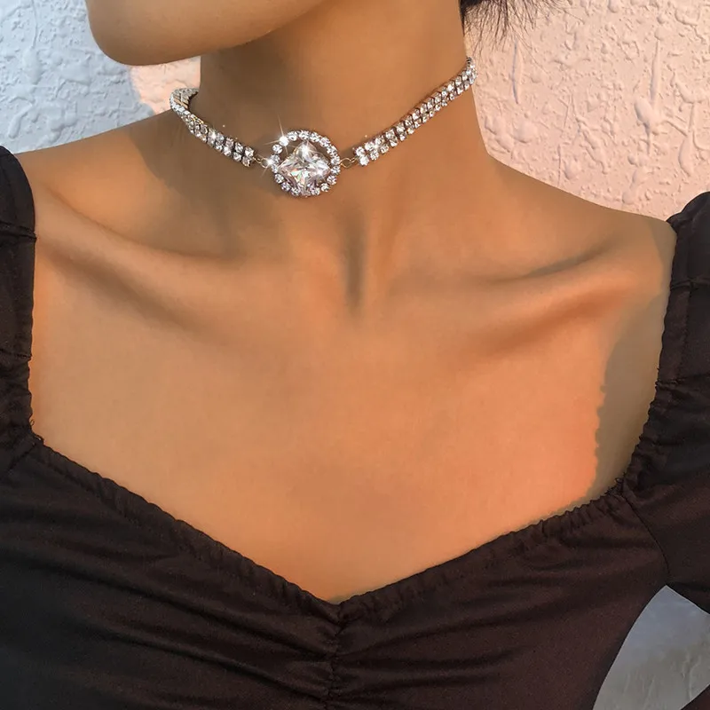 

Винтажное короткое ожерелье Стразы Find Me для женщин, огромное циркониевое ожерелье с кулоном, модные ювелирные украшения, аксессуары