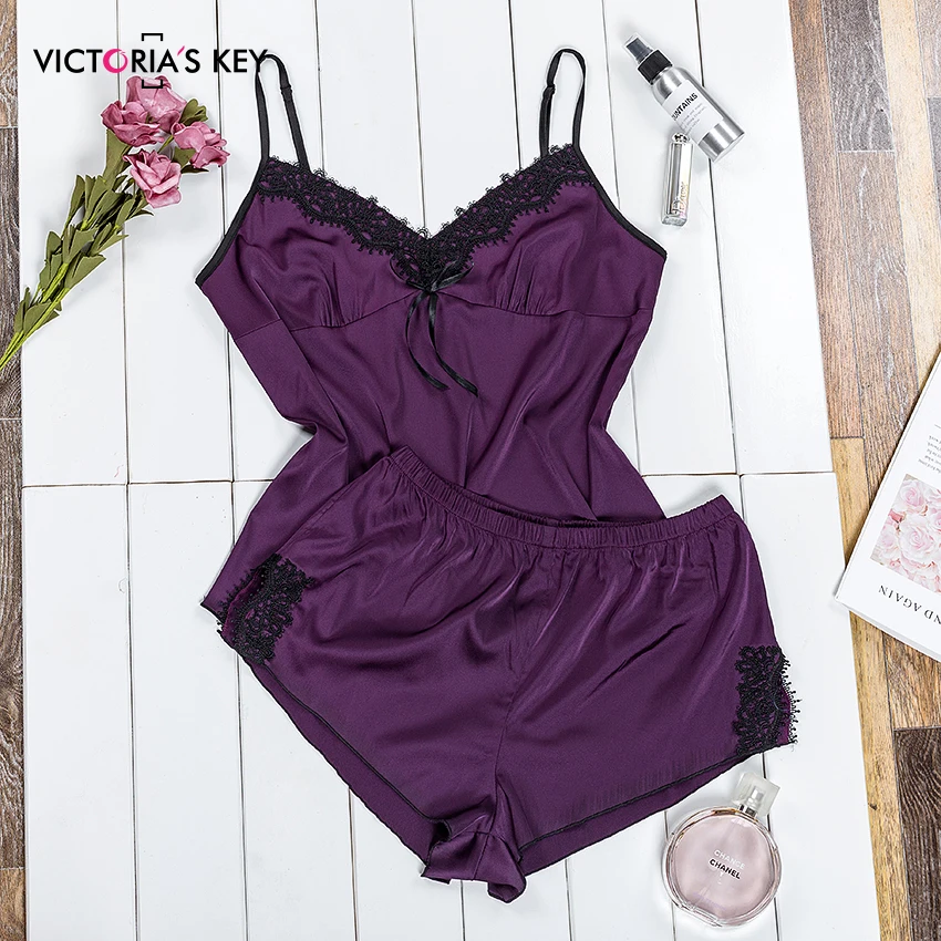 Атласные шорты на бретельках с бантом от Виктории фиолетовая Пижама цветочной