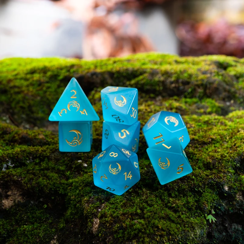 

7Pcs Light Blue Cat's Eye Moon Totem Coc Running Group Dice Dnd Dice Cthulhu Running Group Trpg Game Dice Can Be Customized