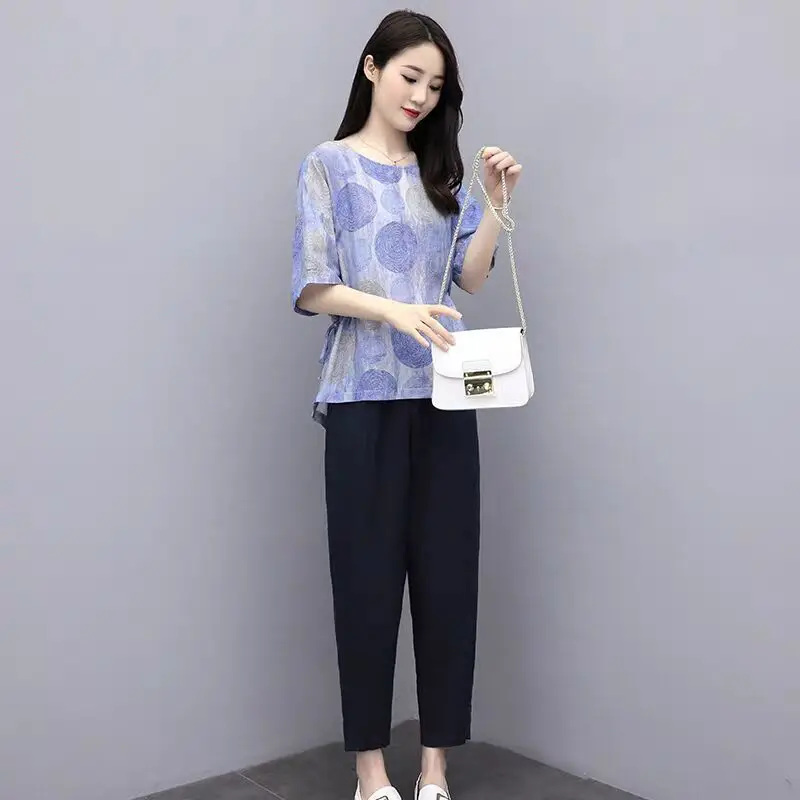 Комплект из двух предметов свободного кроя повседневный топ и брюки футболка с