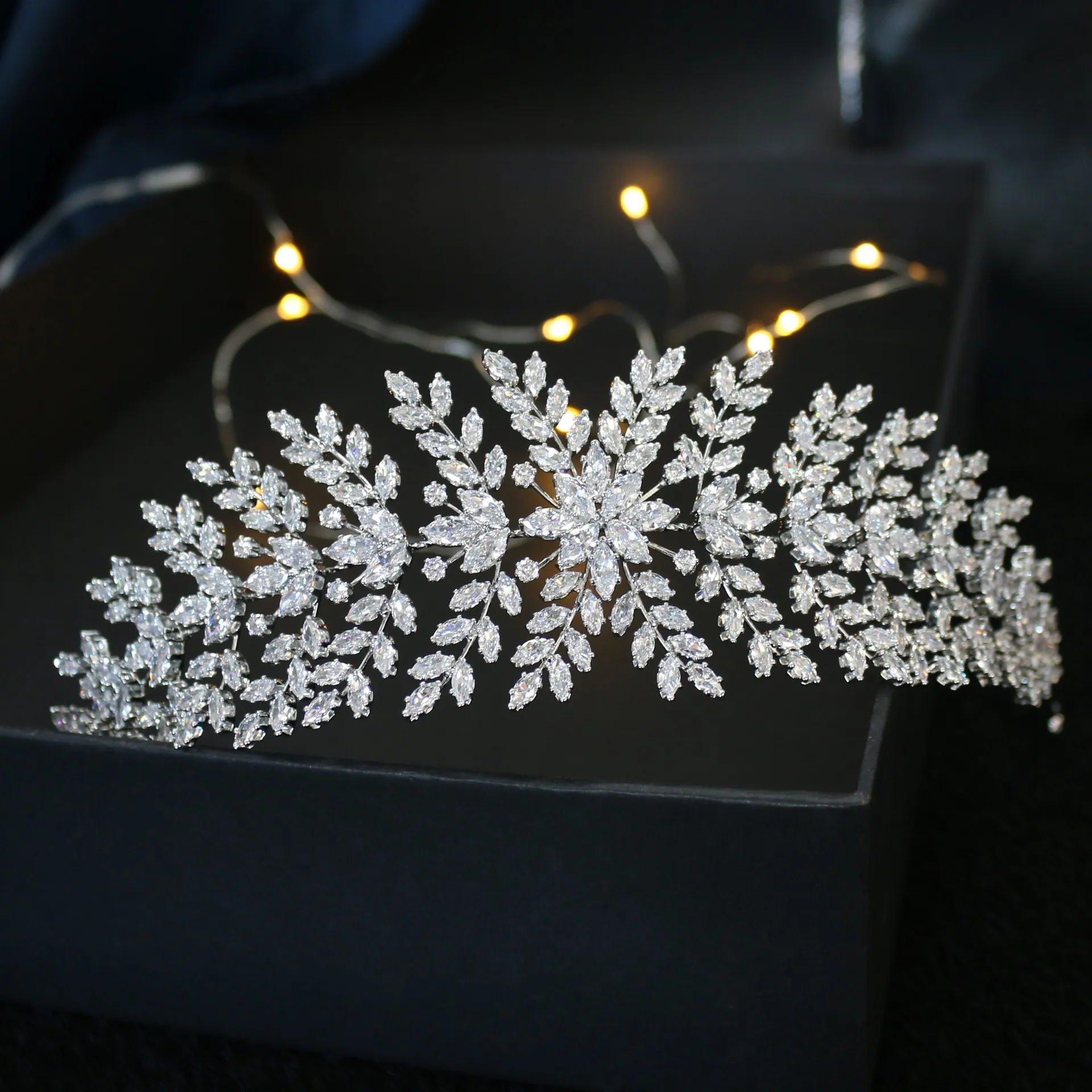 

Full Zircon Bridal Headdress Flexible Delicate Leaves Wedding Hair Band