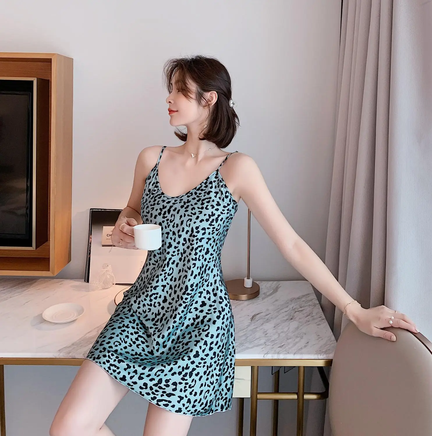 

Sexy Lady Women Leopard Satin Bathrobe Sleepwear Short Sleeve Kimono Robe Nightgown Soft Wedding Bride Bridesmaid Homewear