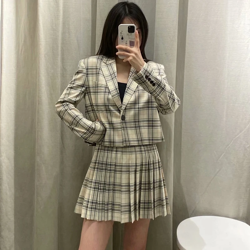 

XEASY Women Gingham Blazer Vintage British Style Single Button Long Sleeve Plaid Short Suit Jacket College Style Suits Blazer
