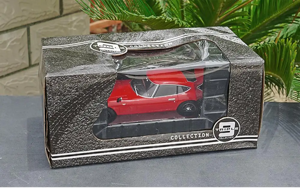 Triple9 1/18 Масштаб Toyota 2000 GT 1967 красный литье под давлением модель автомобиля коллекция