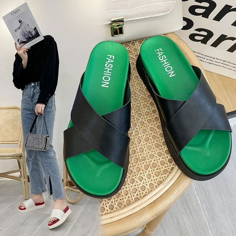 

2021 New Fashion Ladies Slipper Summer New Cross Slide Ladies Casual Comfortable Flat Sandal Slippers Women Flat Slippers for