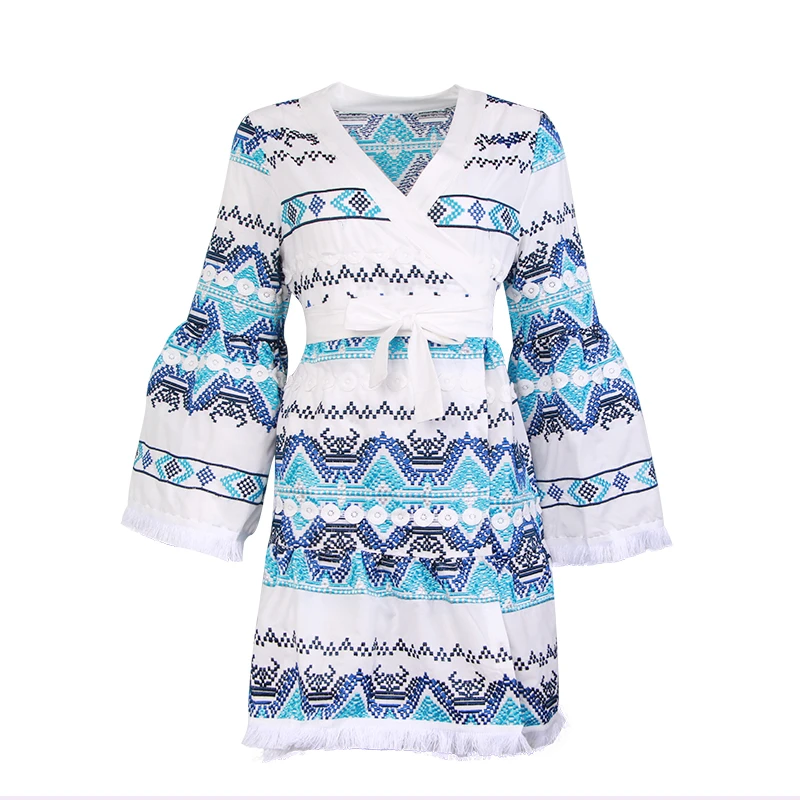 Кружевное платье TWOTWINSTYLE повседневное с треугольным вырезом длинным рукавом и