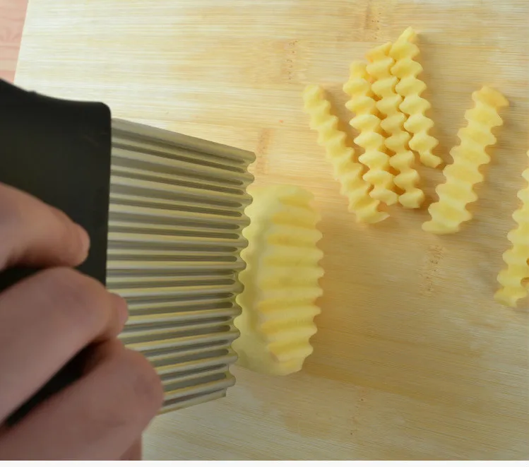 Stainless steel potato slicer Cut Vegetable Fruit Tool Wave Knife Accessorie French Fries Cutter Serrated Blade Easy Slicing |