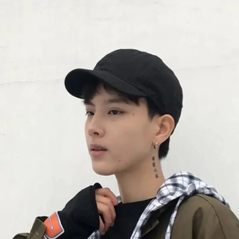 Бейсболка с короткими полями в стиле хип-хоп унисекс однотонная регулируемой