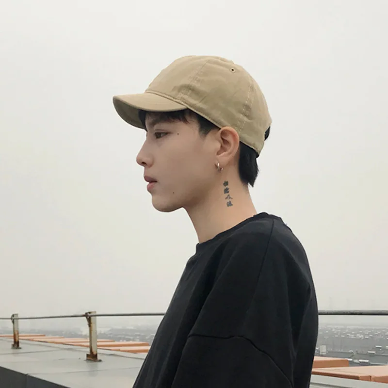 

2021 New Solid Short Brim Cap Women Ponytail Baseball Cap Fashion Hats Men Baseball Cap Outdoor Simple Vintag Visor Casual Cap