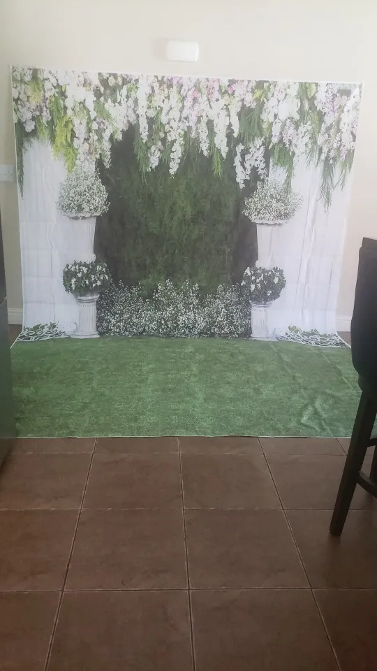 Фон для фотосъемки с изображением белой травы и цветов празднования свадебной