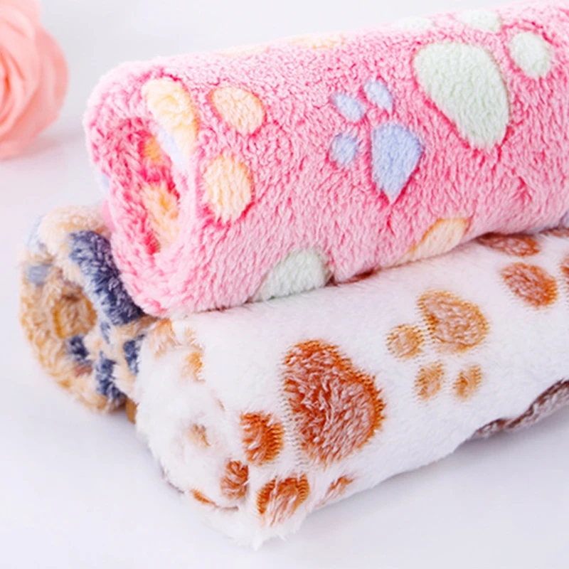 

1pc 40x60cm Cute Floral Mats Pet Sleep Warm Paw Print Towl Dog Cat Puppy Fleece Soft Dog Blanket Pet Dog Beds Mat