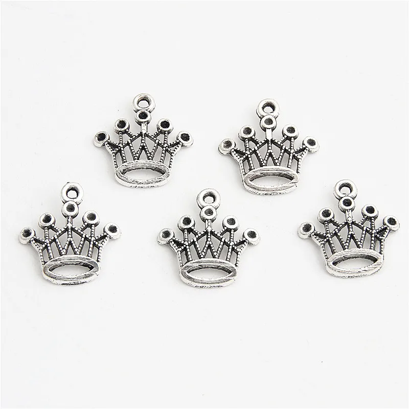 50 шт покрытые серебром Цвет мини полые принцесса венец талисманы принц кулон