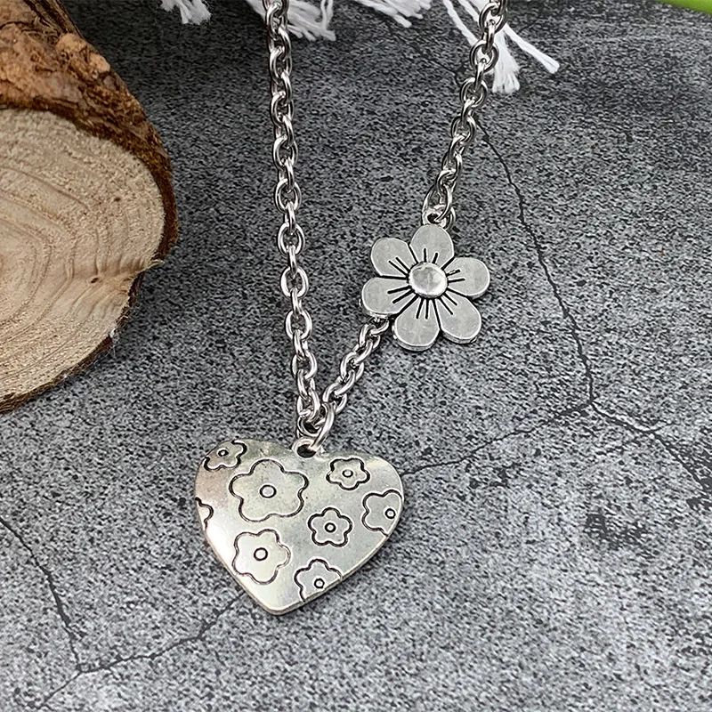 

Rock Punk Flower Bear Heart Pendant Necklace Hip Hop For Women Girl Accessories Party Nightclub Gifts