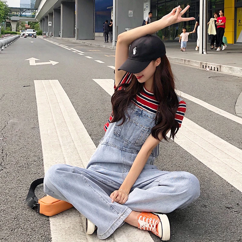 Женский слитный джинсовый комбинезон в уличном стиле светло голубой