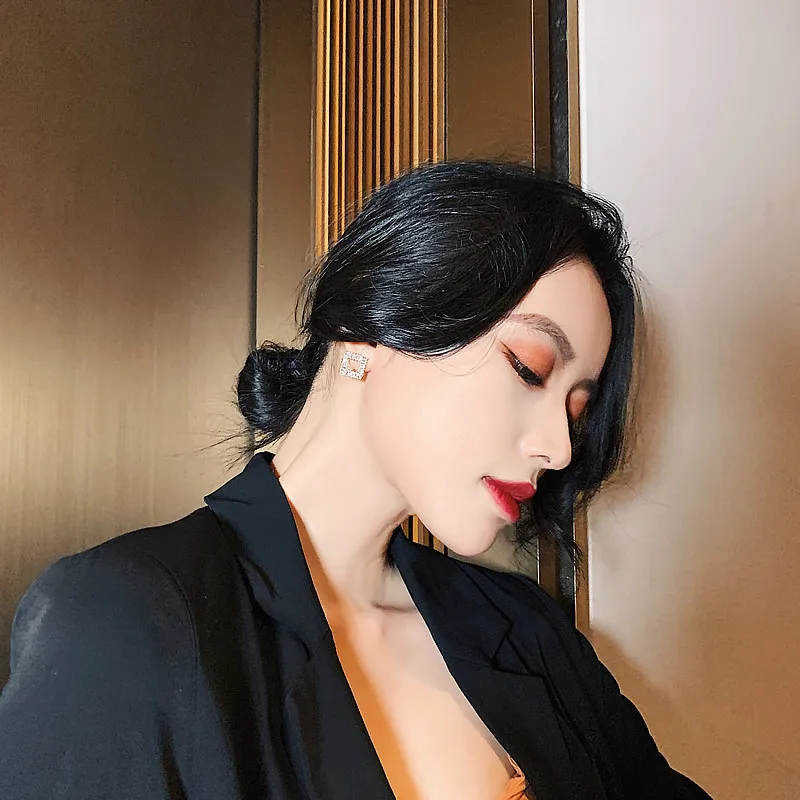 Женские медные инкрустированные серьги из циркона простые маленькие квадратные