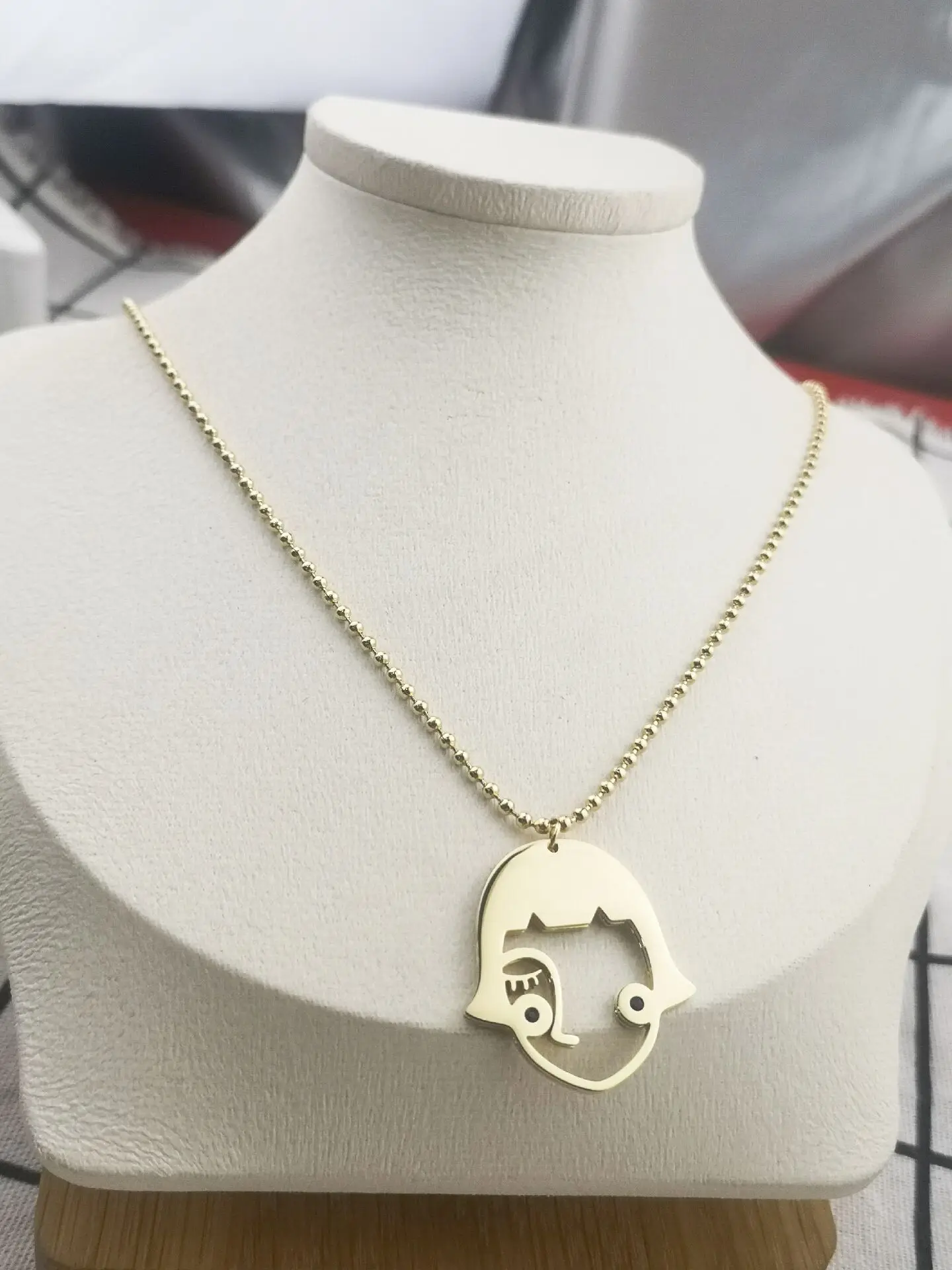 

girl 2020 fashion new goddess luxury necklace women love shape necklace pendant jewelry steel accessories