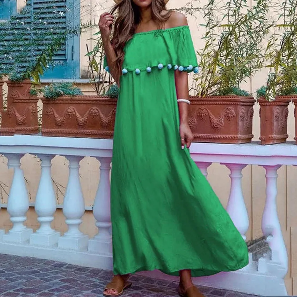 Однотонное богемное пляжное платье с помпонами и вырезом лодочкой подиумное