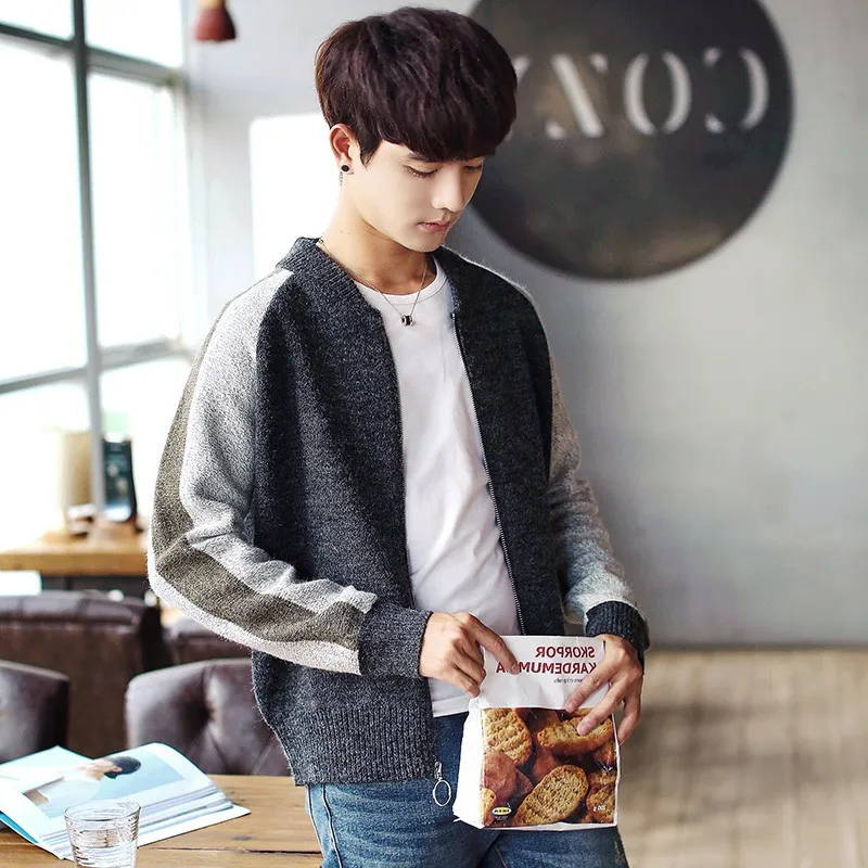 Мужской трикотажный свитер в полоску с V-образным вырезом | Мужская одежда