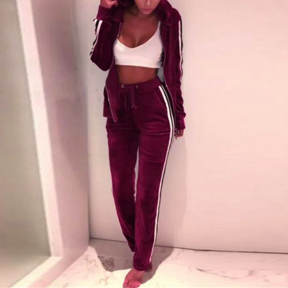 Костюм спортивный женский из двух предметов однотонный свитшот с капюшоном и