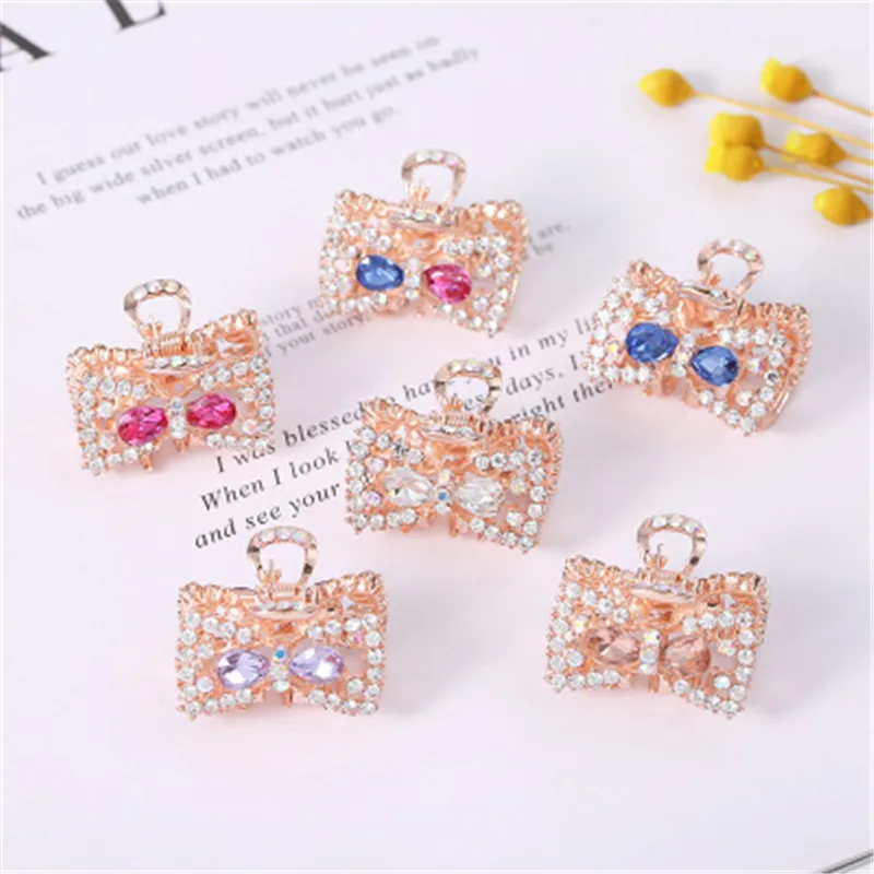 

Заколка-зажим для волос для женщин и девушек Стразы с кристаллами и акриловым бантом корейские модные аксессуары ручной работы для женщин о...