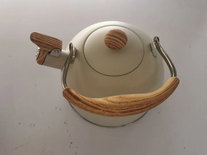 Универсальный чайник для кофе и чая 2 5 л в скандинавском стиле со свистком